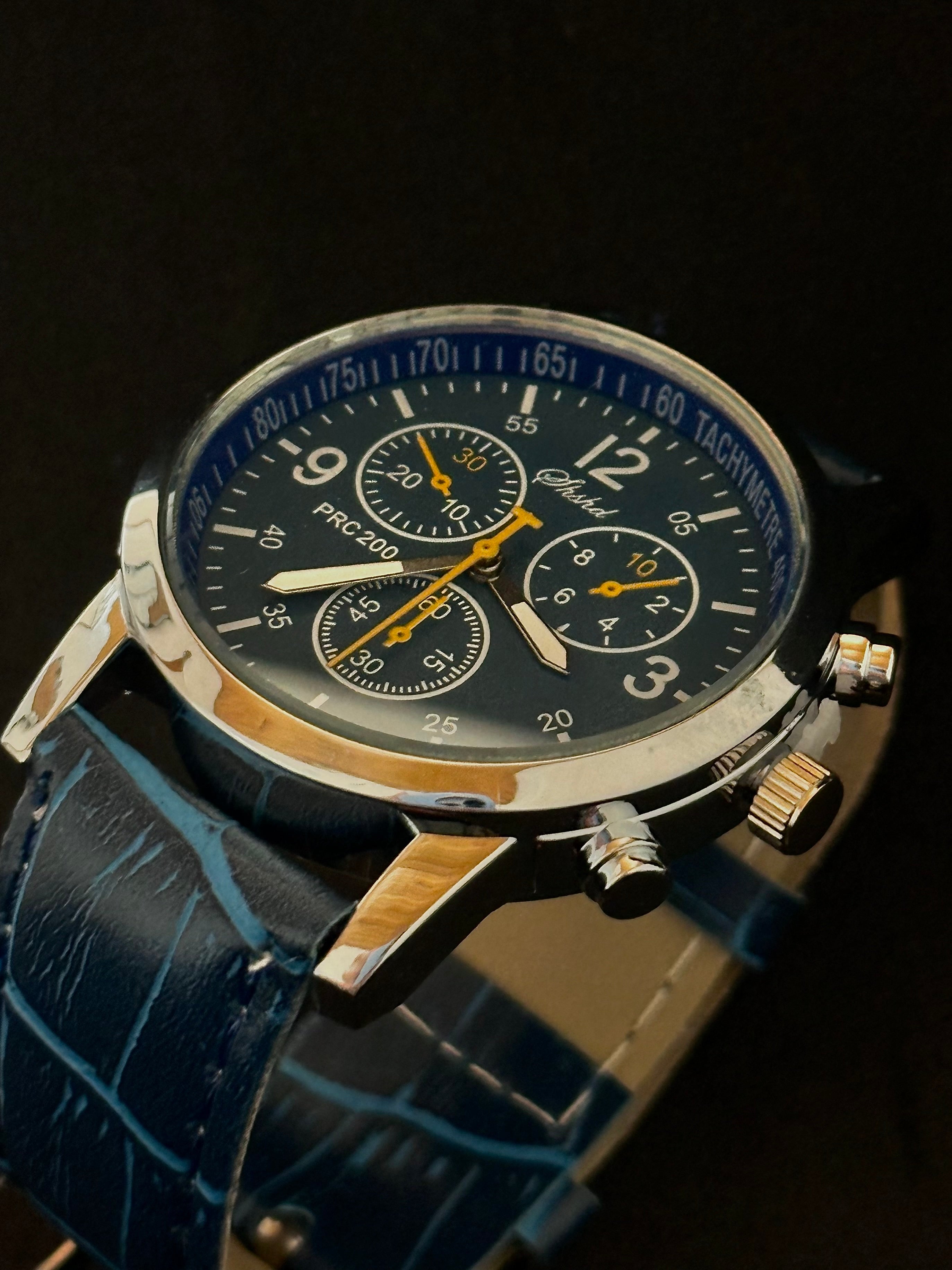 Reloj azul