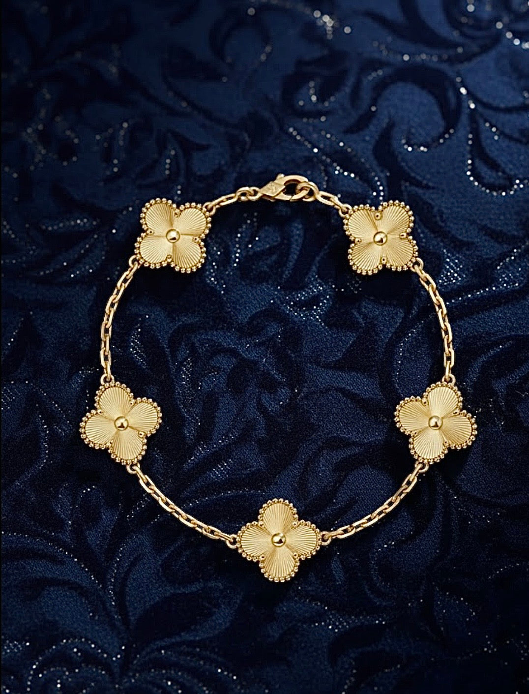 Pulsera tréboles dorados