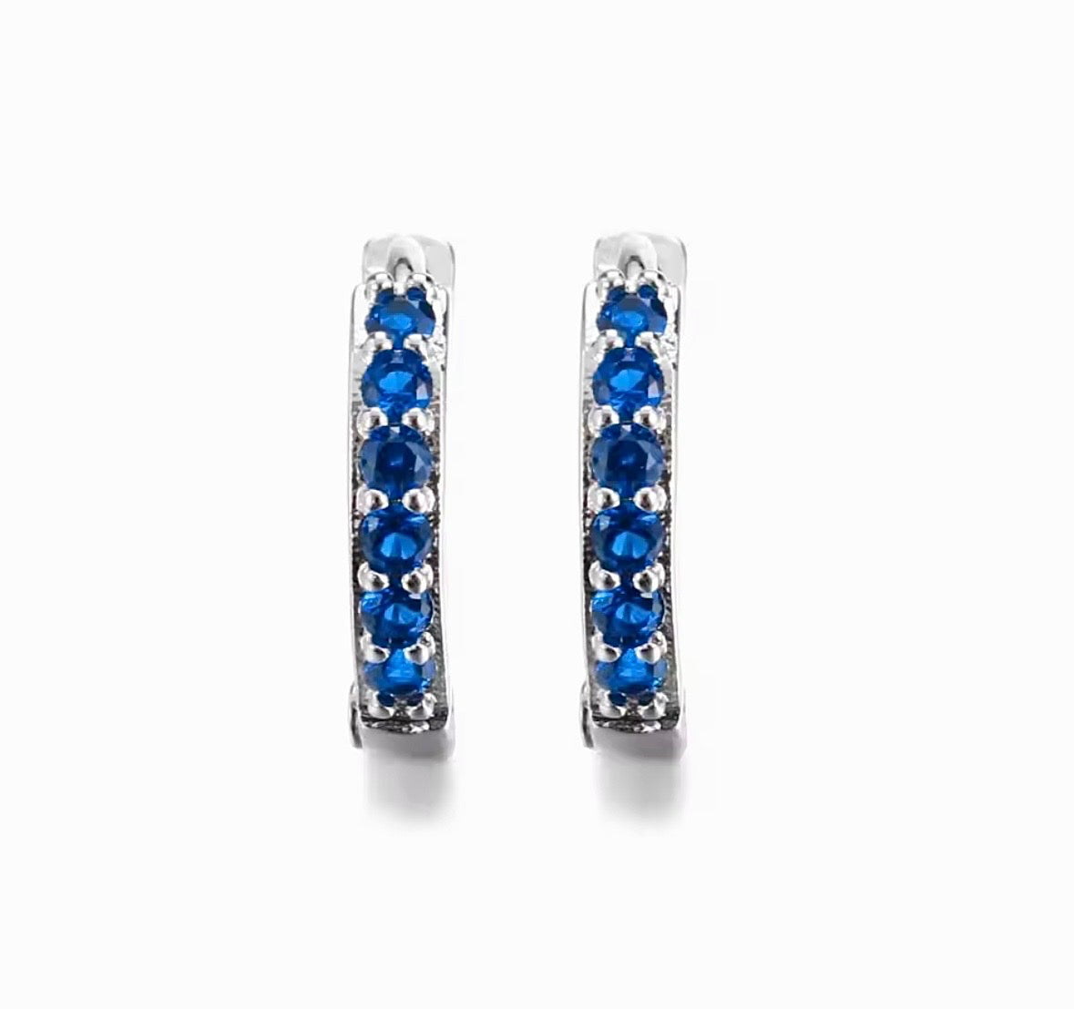 Aretes azul marino